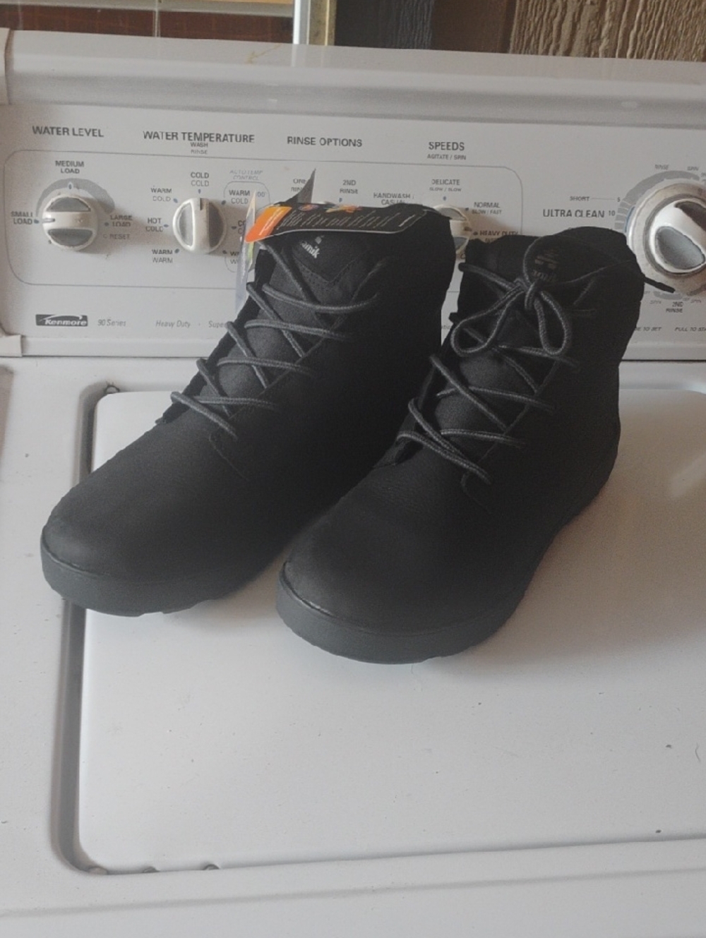 Kamik SpencerMid Lace-Up Boots in Black and Brown Usados En Buen.s Condiciones C